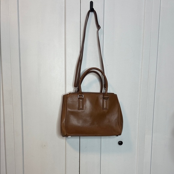 Danier Tan Leather Handbag with crossbody strap for conversion - Picture 1 of 7